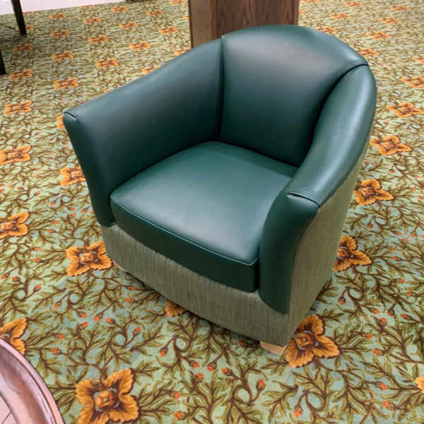 Patty Chair with Clean Out